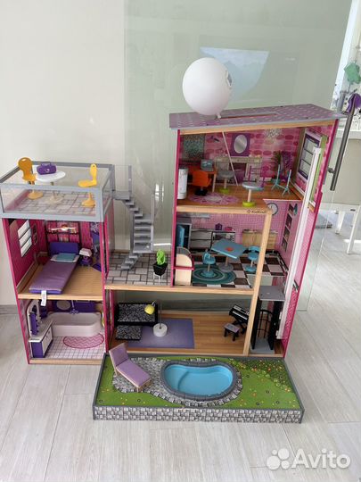Домик кукольный с бассейном и лифтом Kidkraft