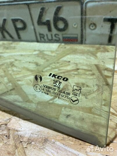 Стекло двери заднее правое Peugeot 206 седан 1.4