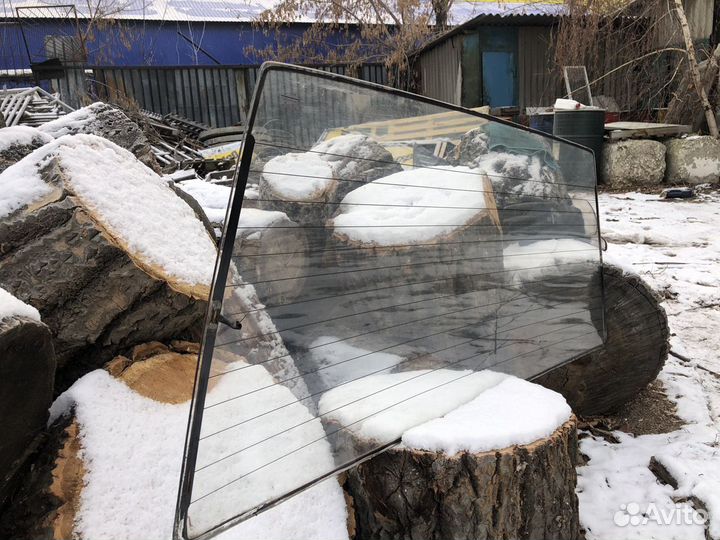 Продам задние стекло 21099