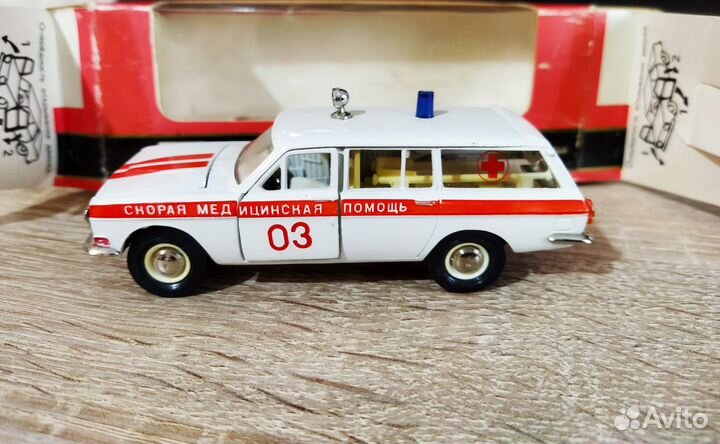 Модель автомобиля СССР 1 43 Волга