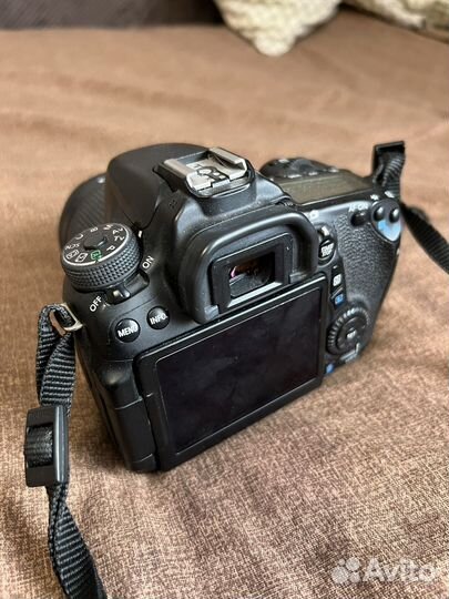 Цифровая зеркальная фотокамера Canon EOS 70D