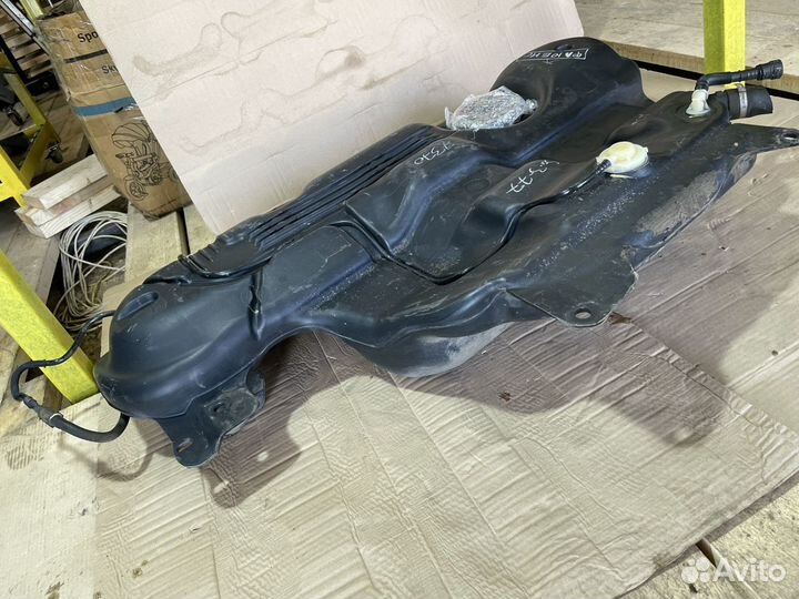 Бензобак бак топливный Рено Флюенс, Меган 3