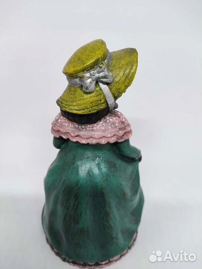 Бронзовый колокольчик -девочка