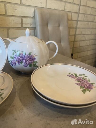 Чашка, блюдца и сахарница 