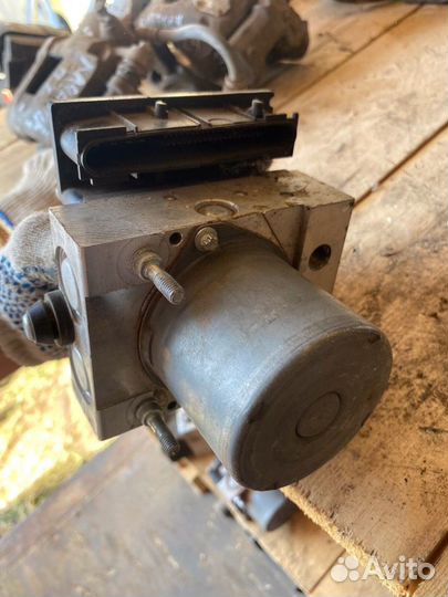 Блок abs Infiniti fx50 s51