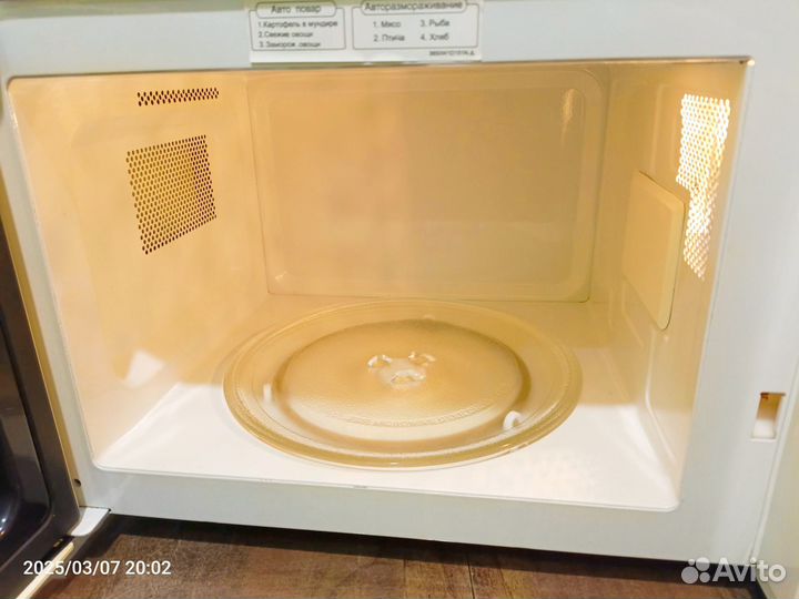 Микроволновая печь (свч) LG