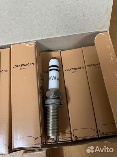 Свечи зажигания иридиевые VAG