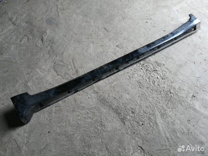 Обвес порога левый Toyota Land Cruiser UZJ200