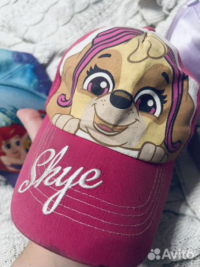 Кепки на девочку комплектом