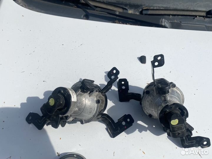 Противотуманка левая и правая Кио сиид оригинальна