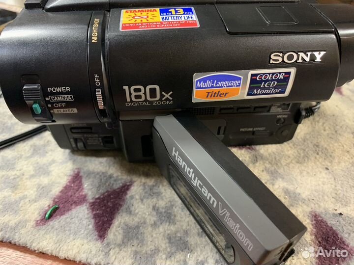 Видеокамера Sony CCD-TRV16