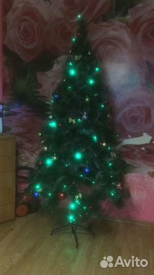 Ёлка искусственная + шары в подарок