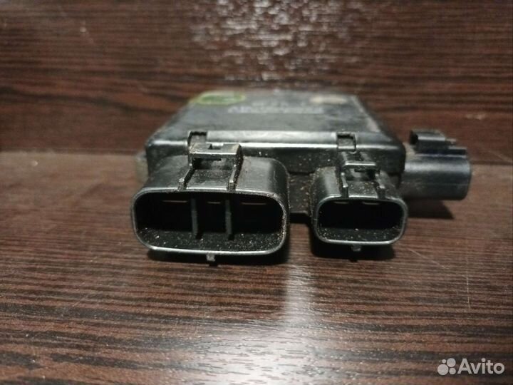 Блок управления вентилятором Mitsubishi Lancer IX