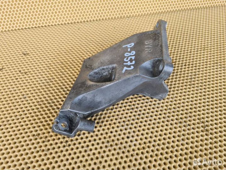 Кронштейн двигателя правый Infiniti Fx30D S51