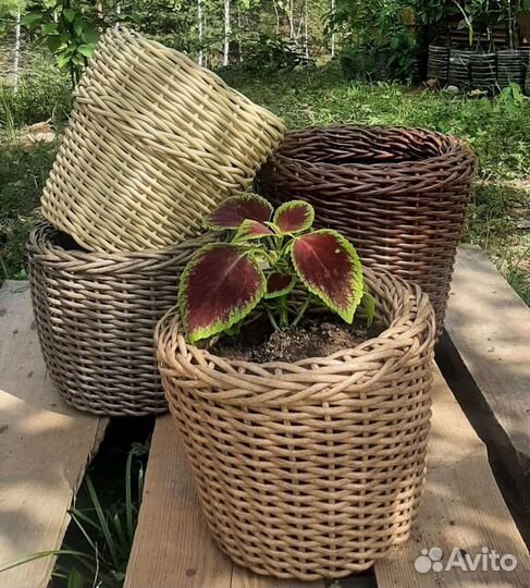 Кашпо из ротанга