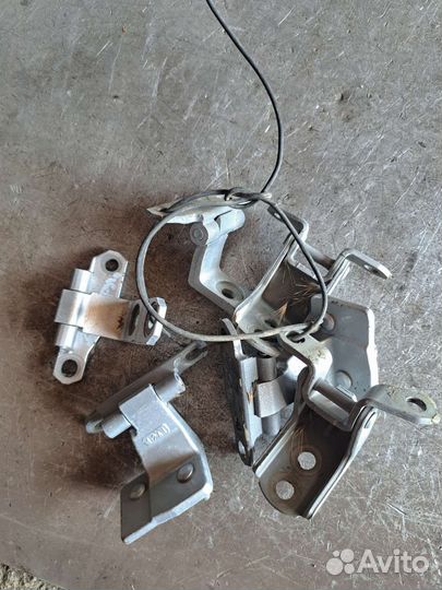 Петля двери Nissan Fuga
