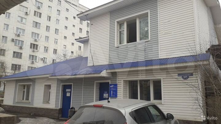 Коммерческое здание с участком, 207 м²
