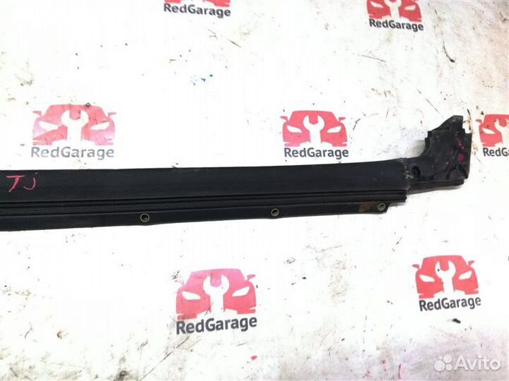 Уплотнитель лобового стекла Jeep Wrangler TJ ERH