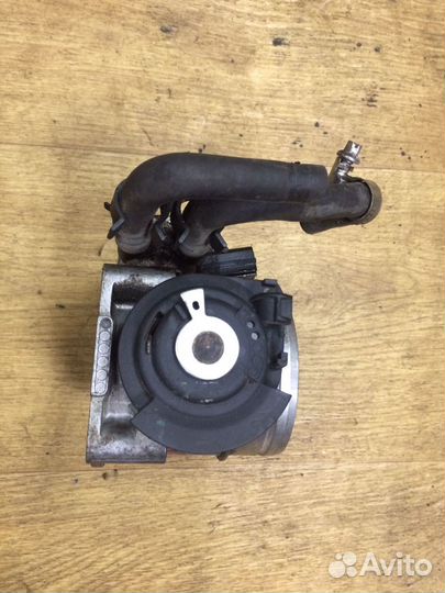 Volkswagen Passat B5 заслонка дроссельная