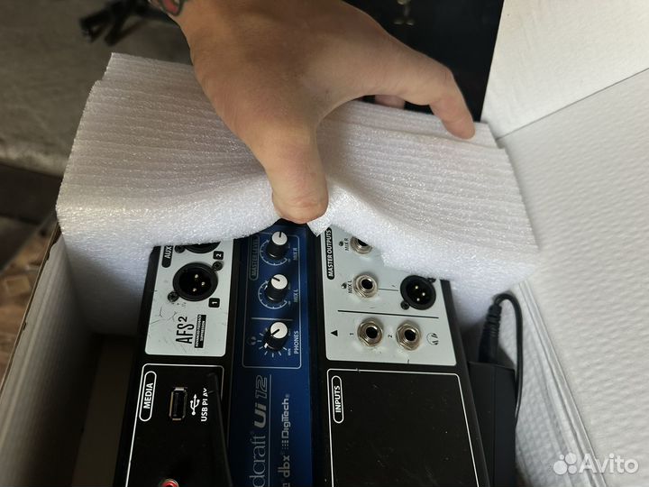 Цифровой микшерный пульт soundcraft UI12