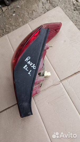 Фонарь задний toyota Rav4 30 06-09г