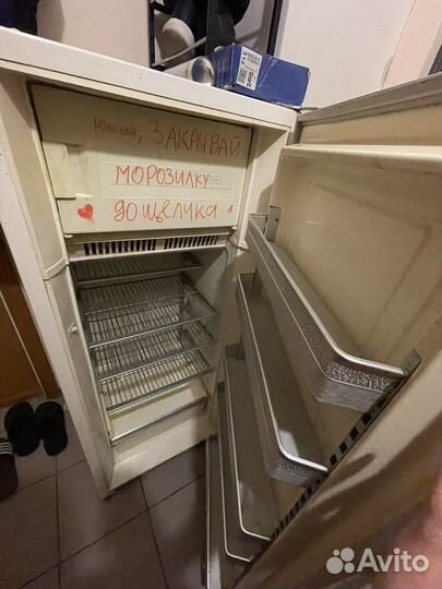 Холодильник бу (рабочий)