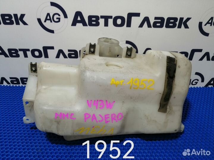 Бачок омывателя фар Mitsubishi Pajero