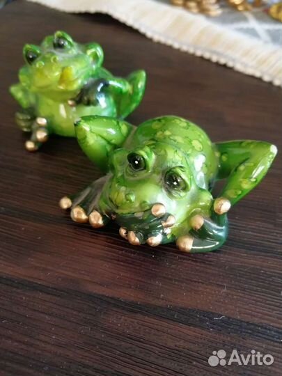 Статуэтка лягушка