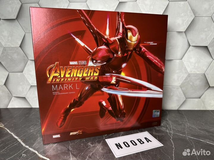 Железный человек фигурка