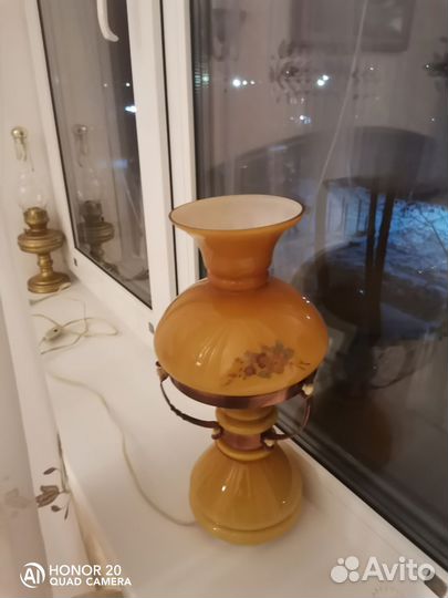 Лампа настольная