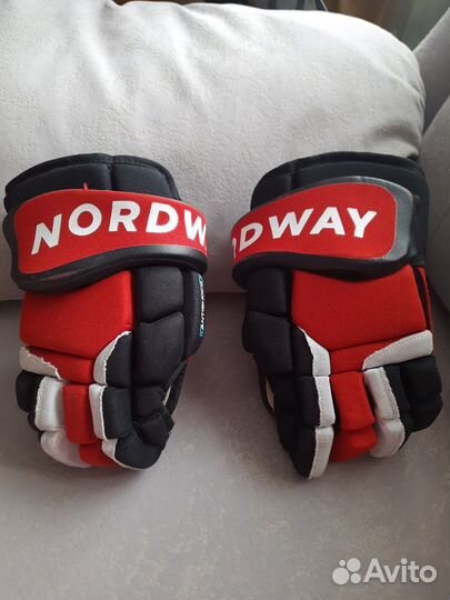 Продам краги хоккеиста