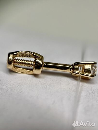 Золотая серьга 585 пробы с фианитом