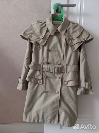Плащ для девочки Burberry на рост 128
