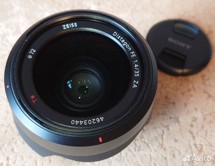 Объектив Sony Carl Zeiss Distagon T* 35mm f/1.4