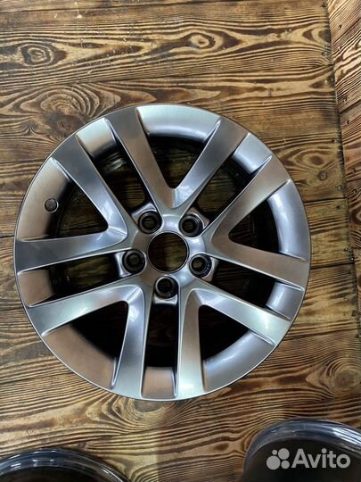 Оригинальные диски на Volvo XC70 R16