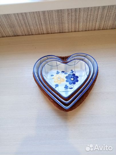 Посуда тарелки салатницы