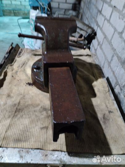 Тиски слесарные бу СССР