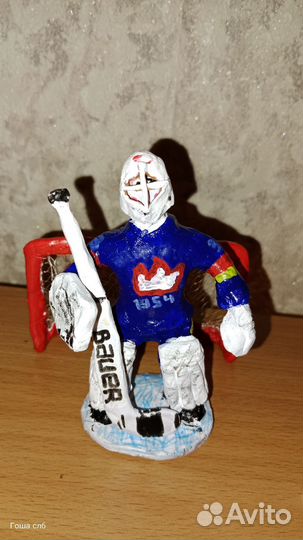 Хоккеист из глины, ручная работа