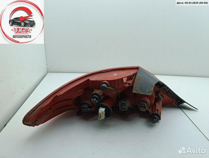 Фонарь задний правый б/у Peugeot 407 ARD