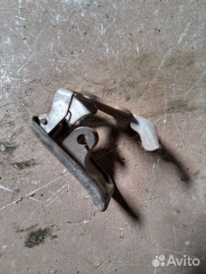 Ручка капота Honda Inspire