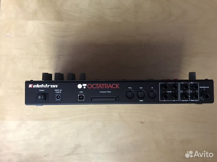 Семплер Elektron Octatrack