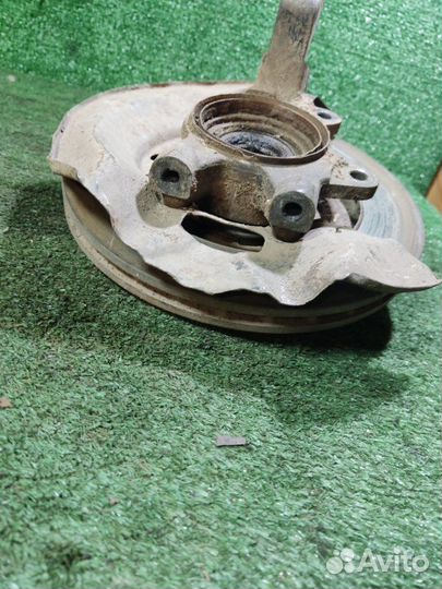 Кулак поворотный передний левый LADA Kalina