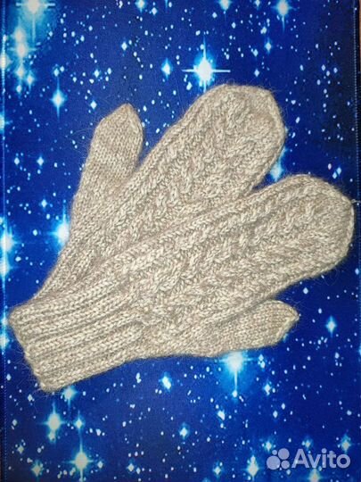 Варежки вязаные женские