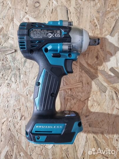 Аккумуляторный ударный гайковерт Makita DTW300Z