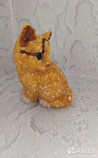 Фигурки с янтарём)