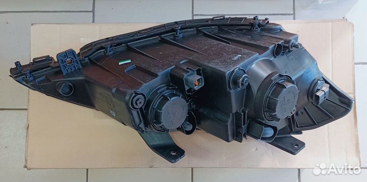 Фара основная SsangYong kyron 8310109001