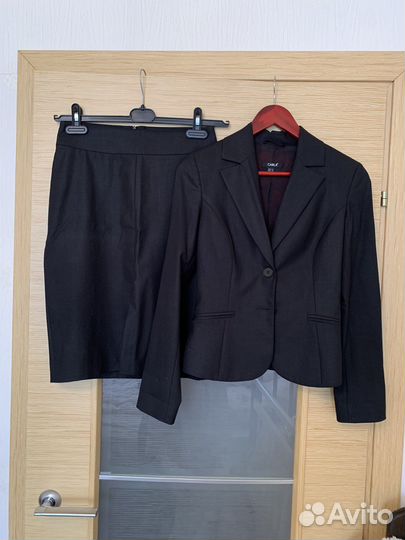 Костюм женский