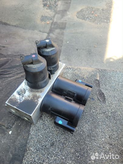 Блок управления подвеской Mercedes W220 W215