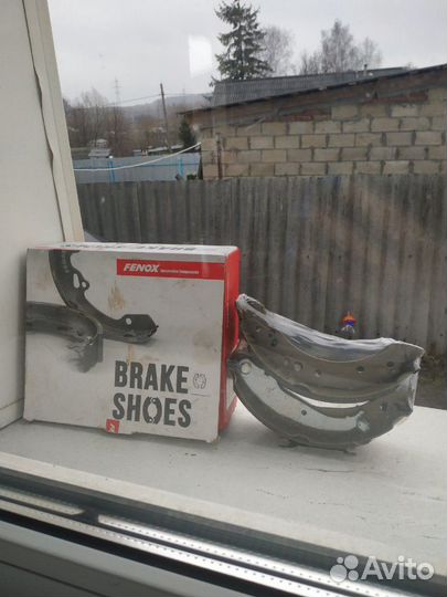 Тормозные колодки на ручник Mitsubishi Colt