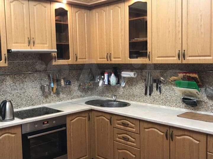 2-к. квартира, 72 м², 7/17 эт.